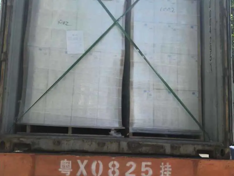 Loading BOPP lamination film container to Kuwait