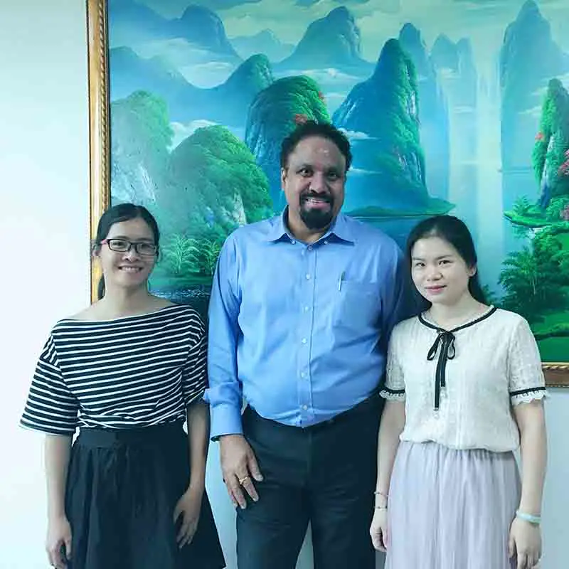 Customer from UAE visit our fatory to consults about bopp thermal lamination film
