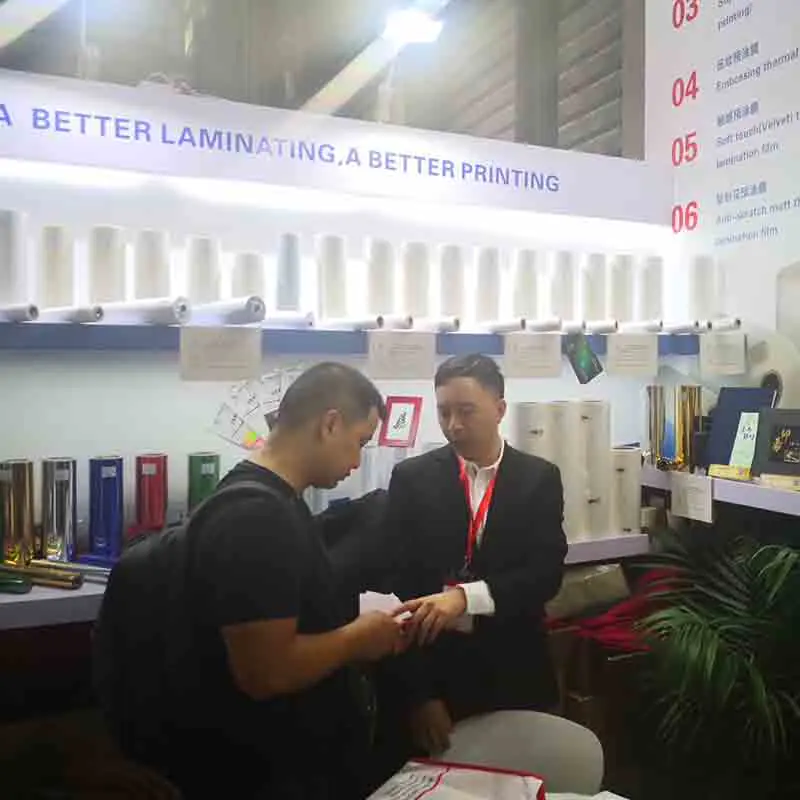 Customer from USA consults about digital sleeking film in All In Print Exhibition 2015